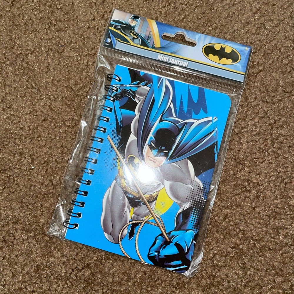 Nice NWT Batman mini notebook vintage comic